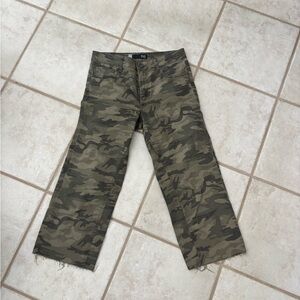 Kut from the Kloth Camo Wide-Leg Crop Pants - Camo